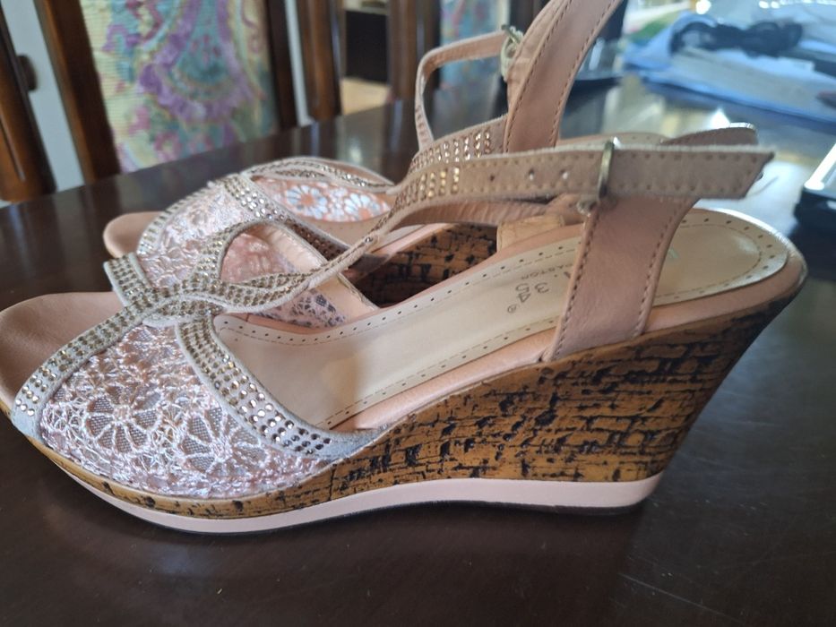 Дамски обувки боти ботуши маратонки