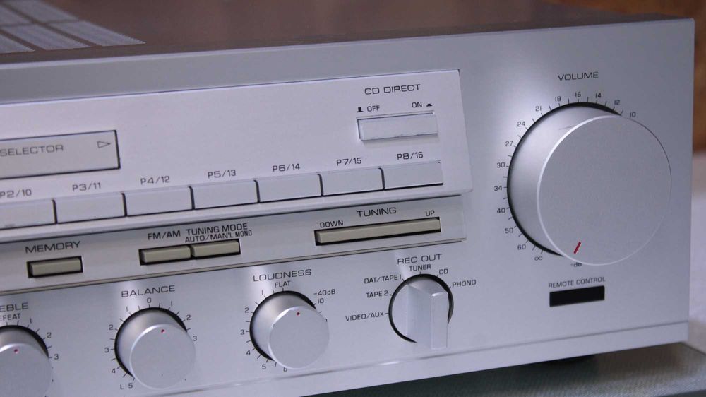 Statie/Tuner Yamaha RX-530 , 2 x 60 W(Japonia).