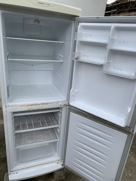 Продам холодильник