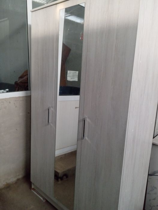 Продаётся шкаф новая