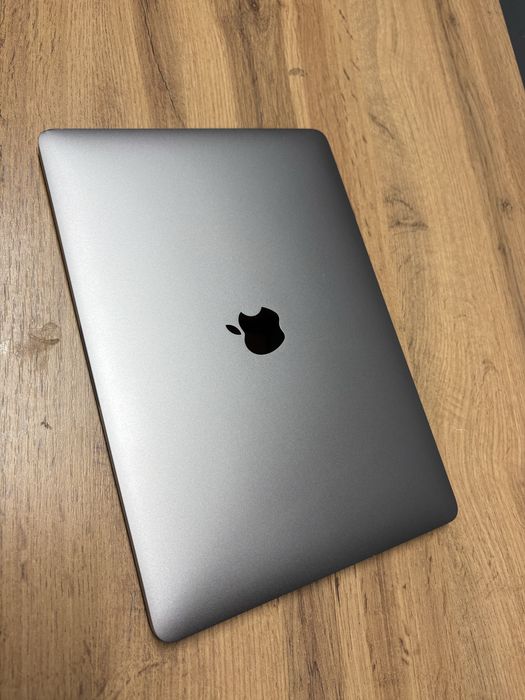 MacBook Pro M1 чип , 2020 гож с тачбаром