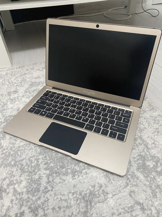Laptop metalic intel