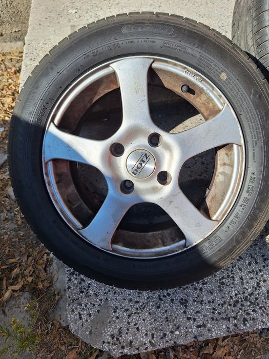 Джанти DOTZ 15 4x114.3 с гуми Sumitomo 185/60/15