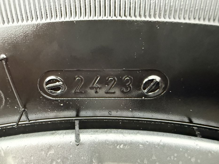 vw Golf 6 оригинални с чисто нови зимни гуми 15 цола  195/65/15 - 300€