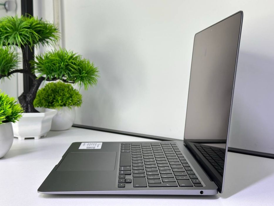 MacBook Air M1 / ram 8gb / (2020) /