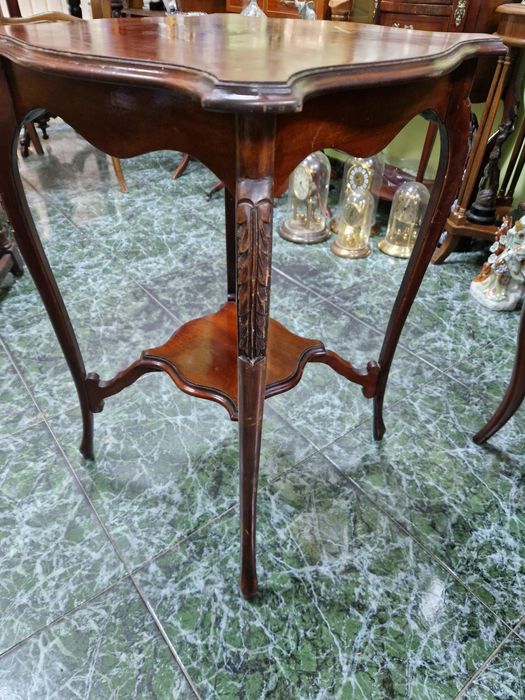 Антикварна английска Едуардинска махагонова масичка