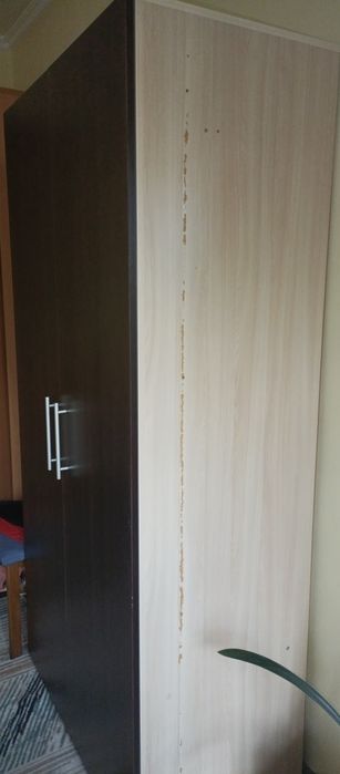 Продается распашной шкаф