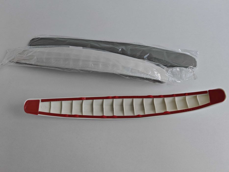 2х комплекта протектори за врати и брони на автомобил с карбонов ефект