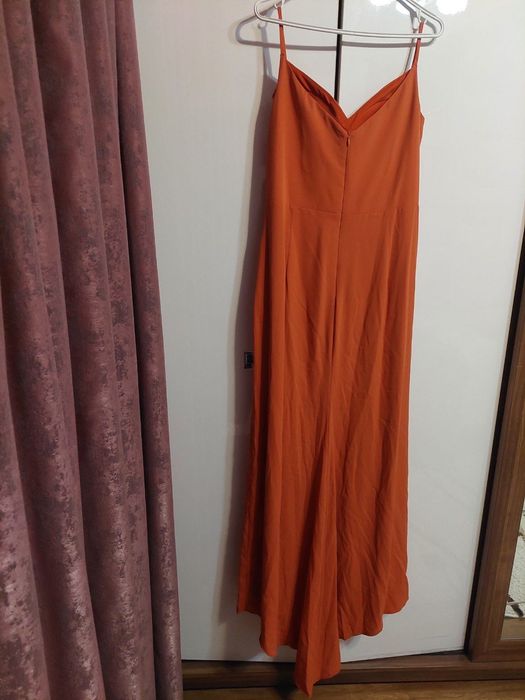 Елегантна дълга рокля за официални поводи