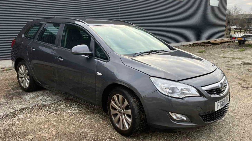 Opel Astra (J) 2010-2018 НА ЧАСТИ В ОПИСАНИЕТО