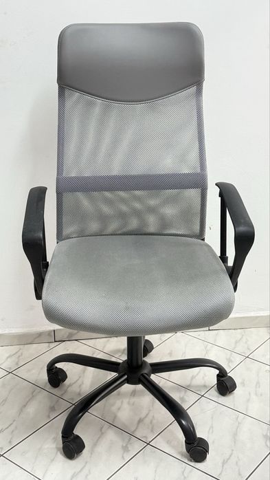 Офис стол , супер удобен в добро състояние