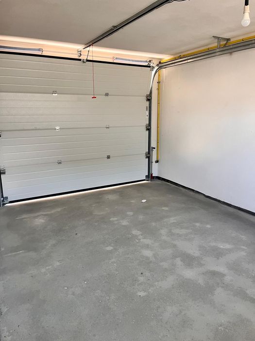 Vand casa pe parter zona str soarelui