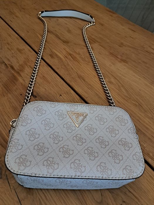 Чисто нова дамска чанта за рамо GUESS