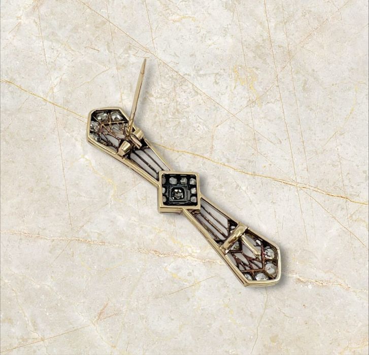 Антикварна брошка Арт Деко – 1.73 ct естествени диаманти, 14К злато и сребро