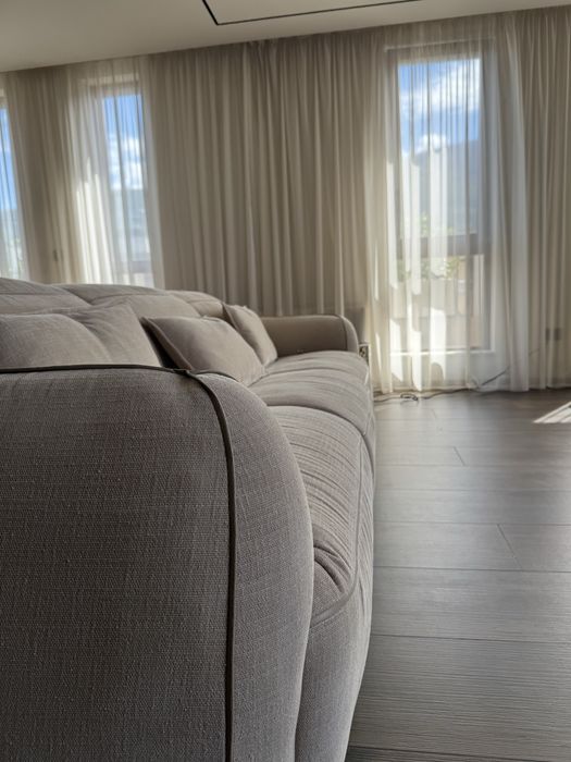Италиански триместен диван Natuzzi