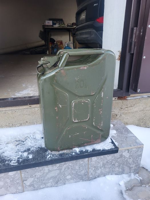 Канистра для бензина