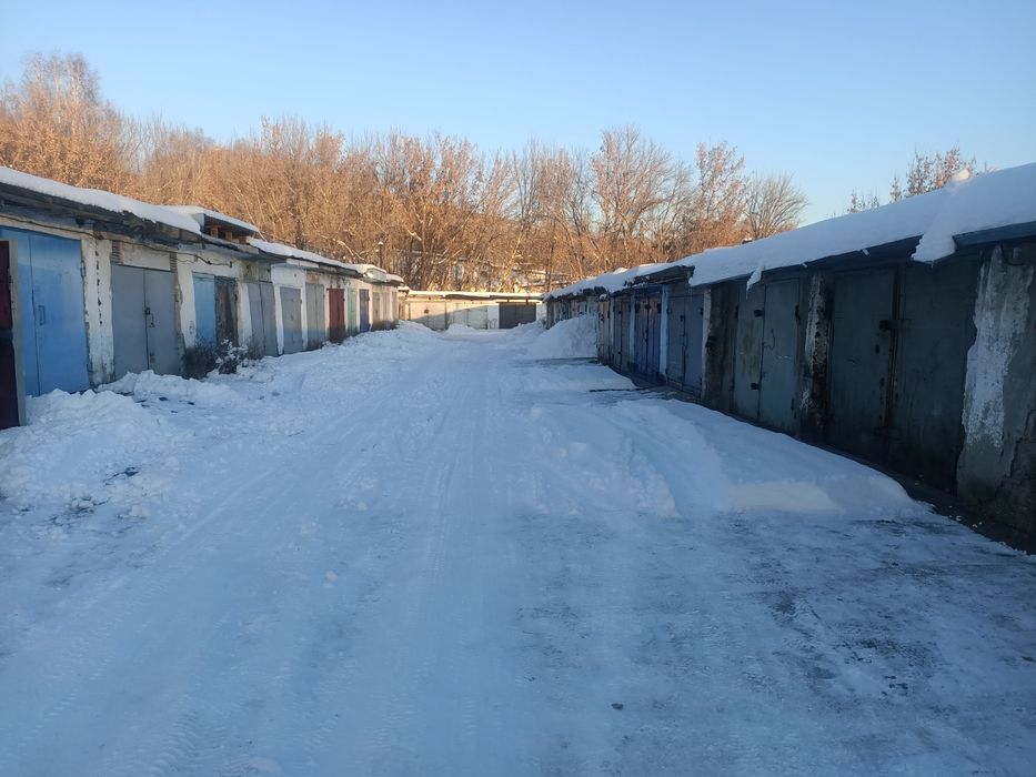 Продам гараж на Торг колонне.