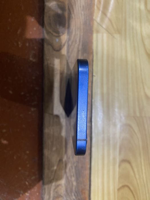 Продам айфон 12