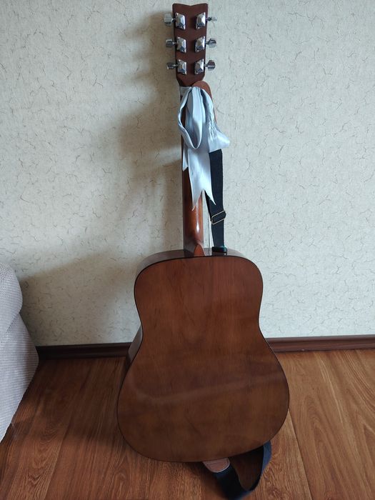 Продам гитару 60 000тг