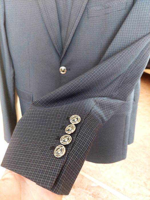 Костюм с брюковый