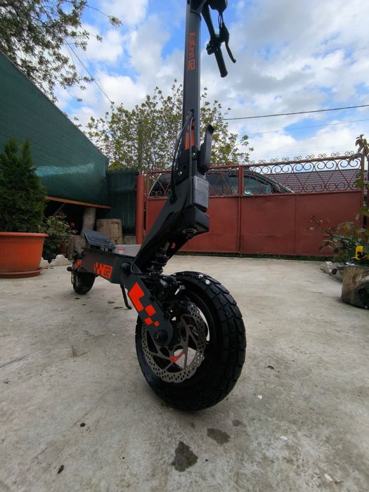 Vând trotineta electrica