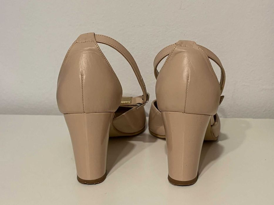 Pantofi bej-roz din piele cu toc
