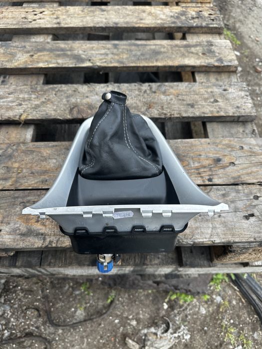 Конзола с маншон за скоростен лост Lancia Delta III 2009-2014г