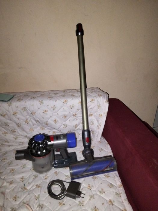 Dyson V8 Animal+ | Baterie NOUĂ | Perie motorizată & Încărcător original