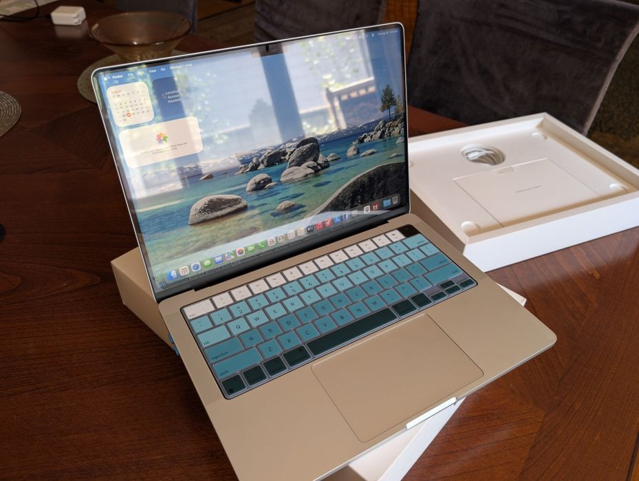MacBook pro m5 16gb 1tb