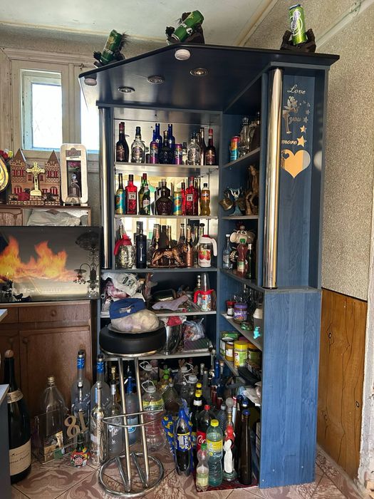 Bar pentru living din lemn masiv