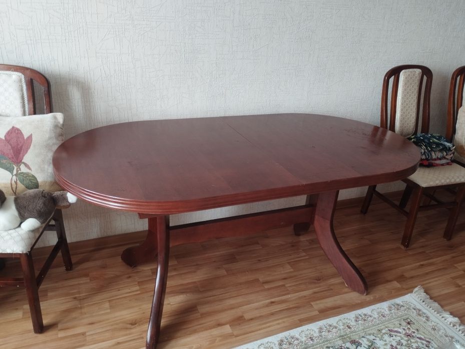 Стол гостевой столовый