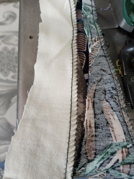 Оверлог б/у ..в рабочем состоянии