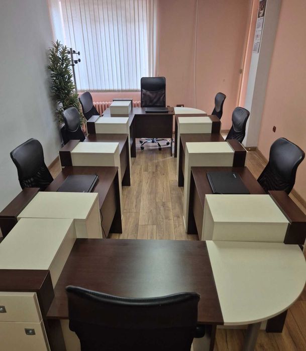 Запазени офис мебели и столове
