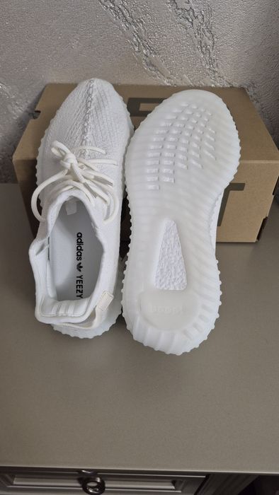 Yezzy 350 full white