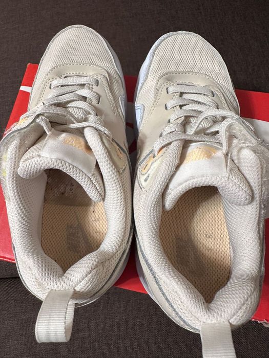 Adidasi Nike fete, marime 31, stare foarte buna