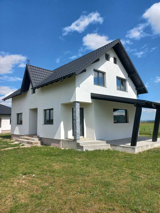 Vanzare casa 140.70 m2,3 camere,posibilitate extindere camere locuibile la mansarda