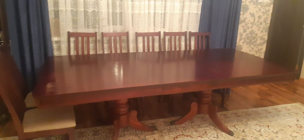 Продаётся стол. За 40000тг.