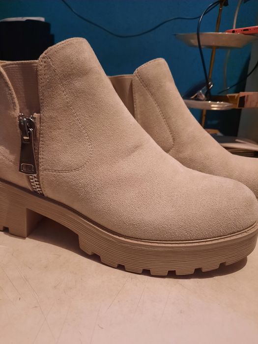 Продаются сапоги