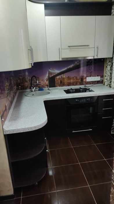 Продам квартиру район Аэлита