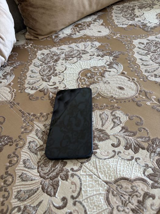 Продам iphone 13 в отличном состоянии