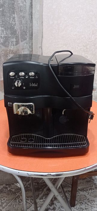 Срочно продаёт кофемашина