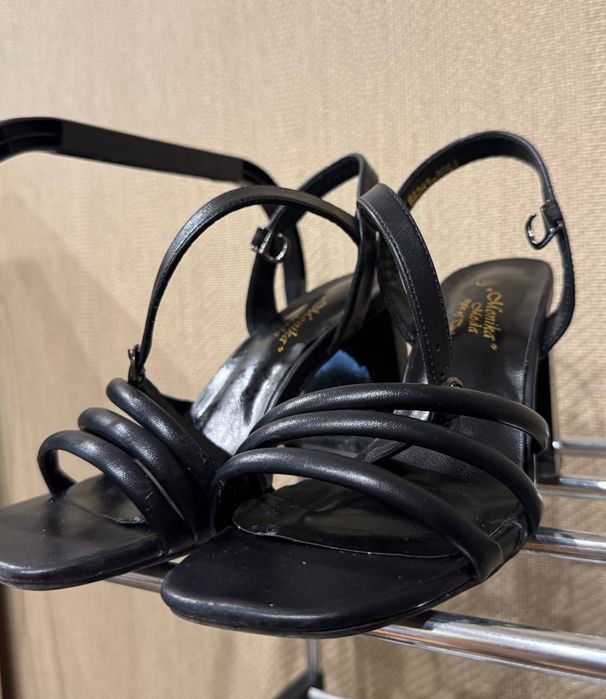 Босоножки как новые 35