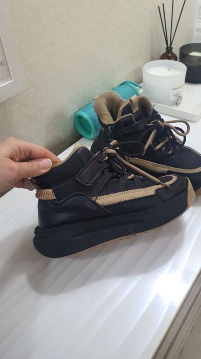 Ботинки весенние на девочку 35 размер