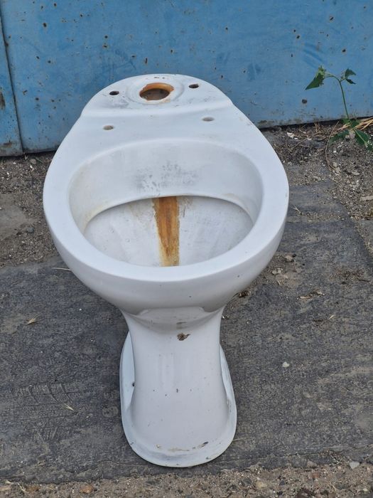Продается унитаз.