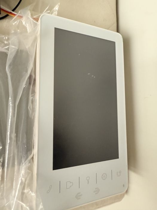 Video interfon cu deschidere poarta/ usa din buton