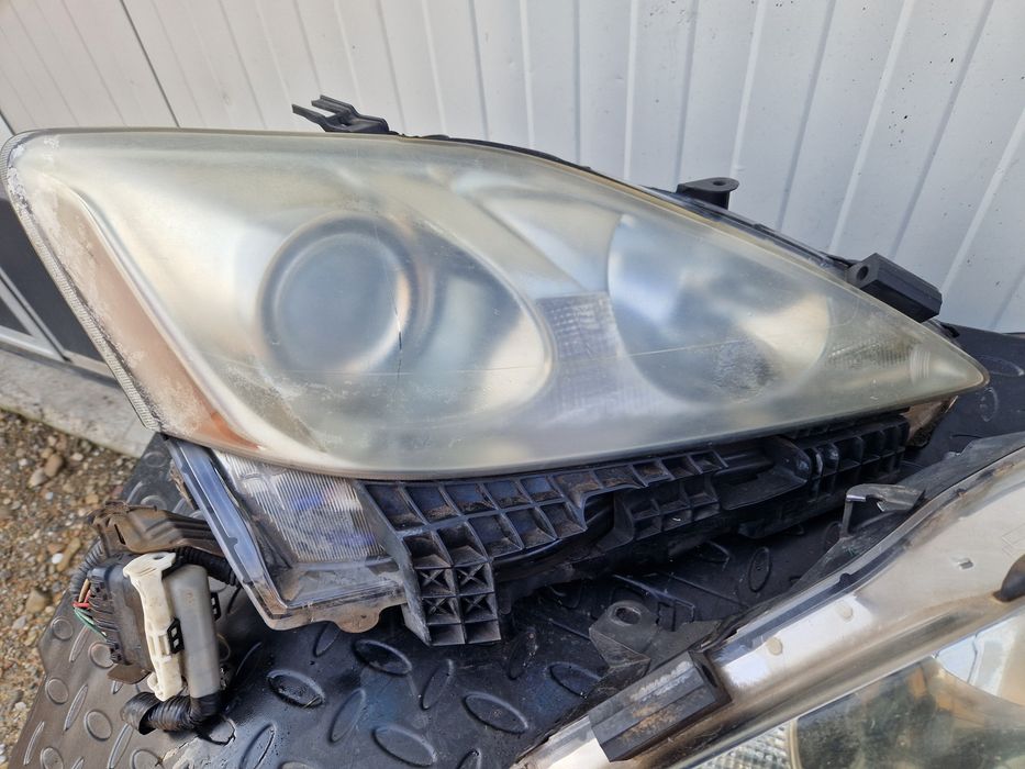Faruri xenon Lexus IS220