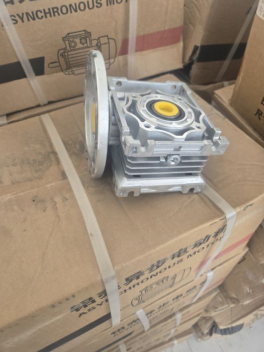 Мотор редуктор для кател