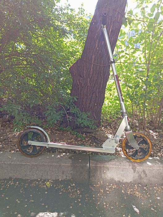 Самокат трюковой.