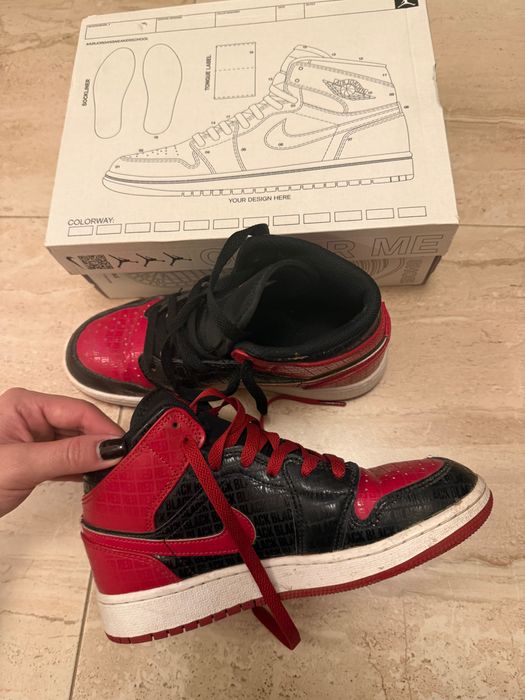 Nike Jordan Mid червено с черно