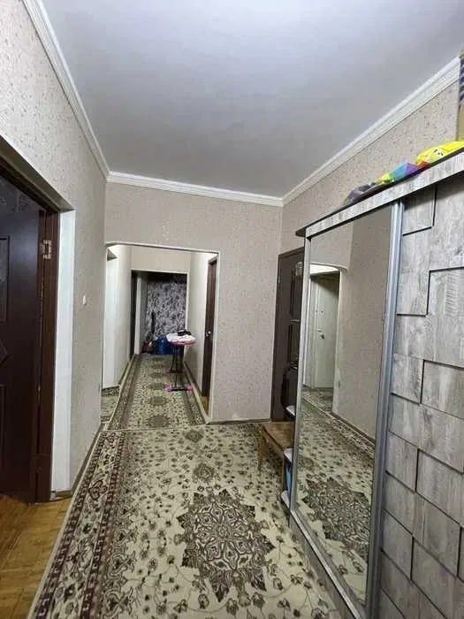 Продается 5 комнатная квартира на массив куйлюк 5 (RV)